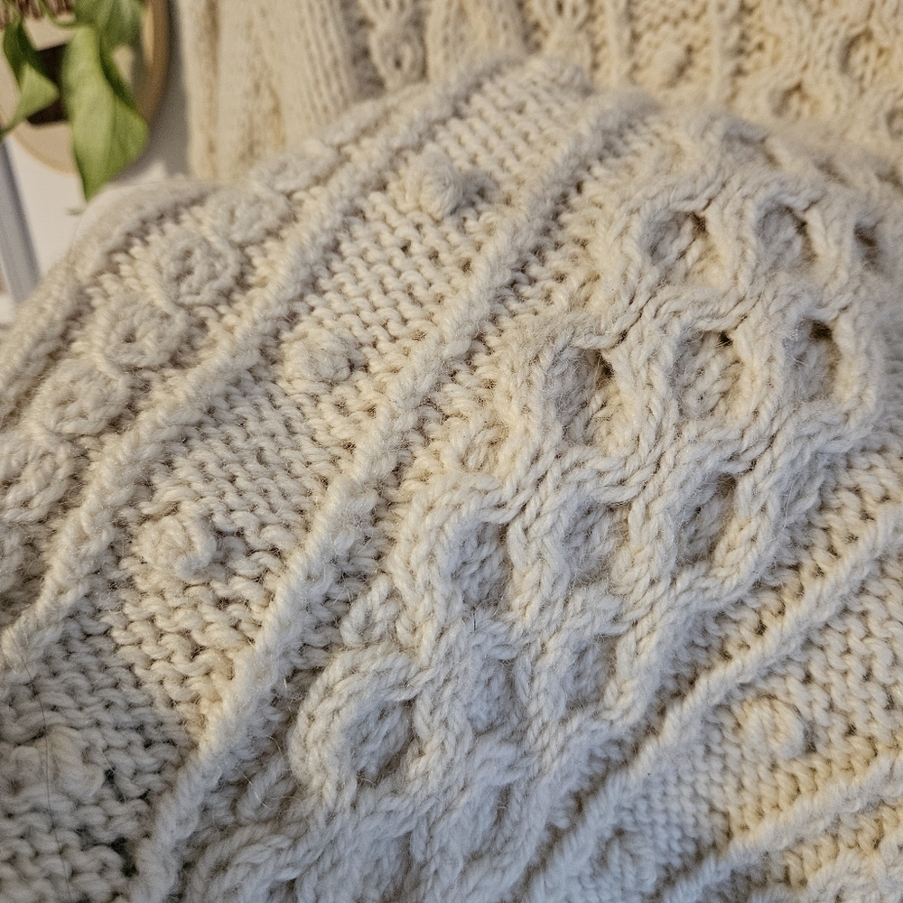 Hand Knit Cream Oversized Sweater - Picture 6 of 8